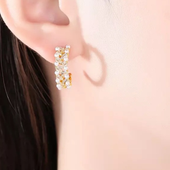 Pearl & Swarovski Crystals The Adanya Hoop Earrings - Picture 6 of 6